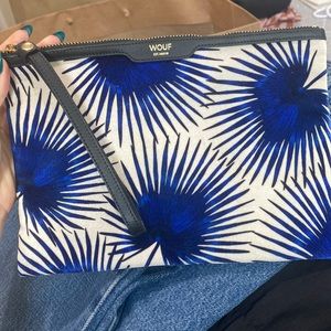 Wouf velvet wristlet
